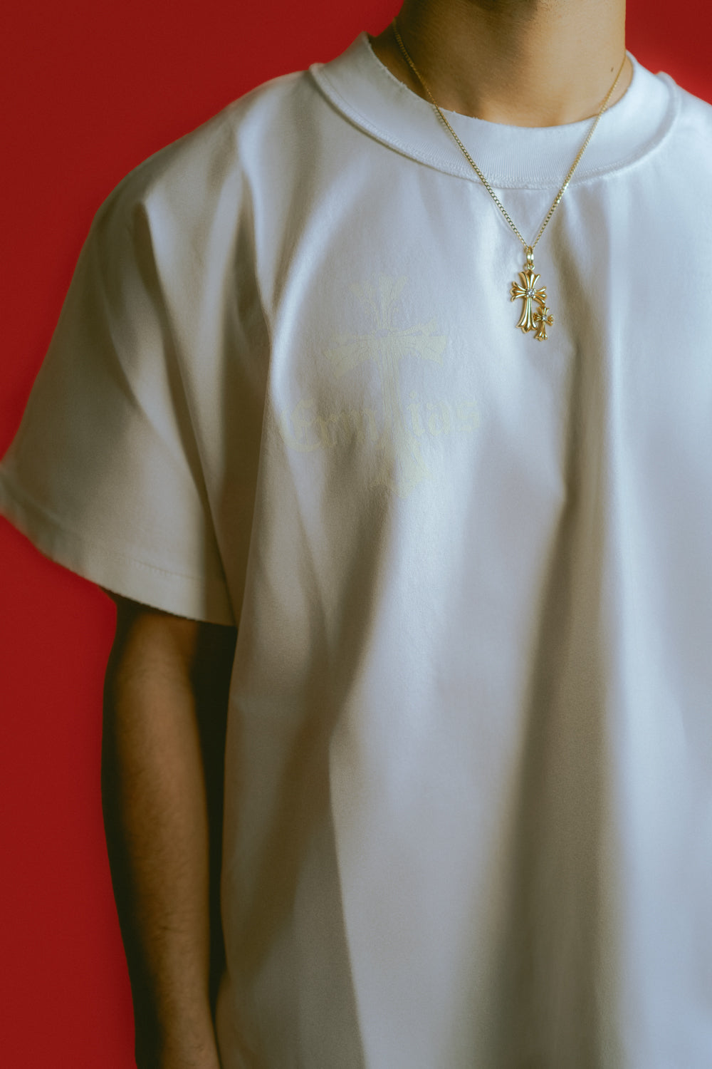 INSIDE OUT CREME CROSS T-SHIRT