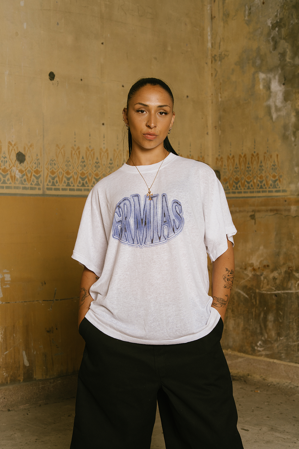 WHITE BLUE LOGO T-SHIRT