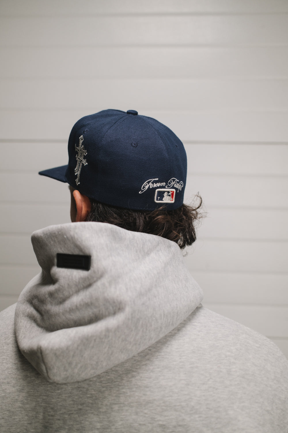 NAVY ''FOREVER FAITHFUL'' FITTED CAP