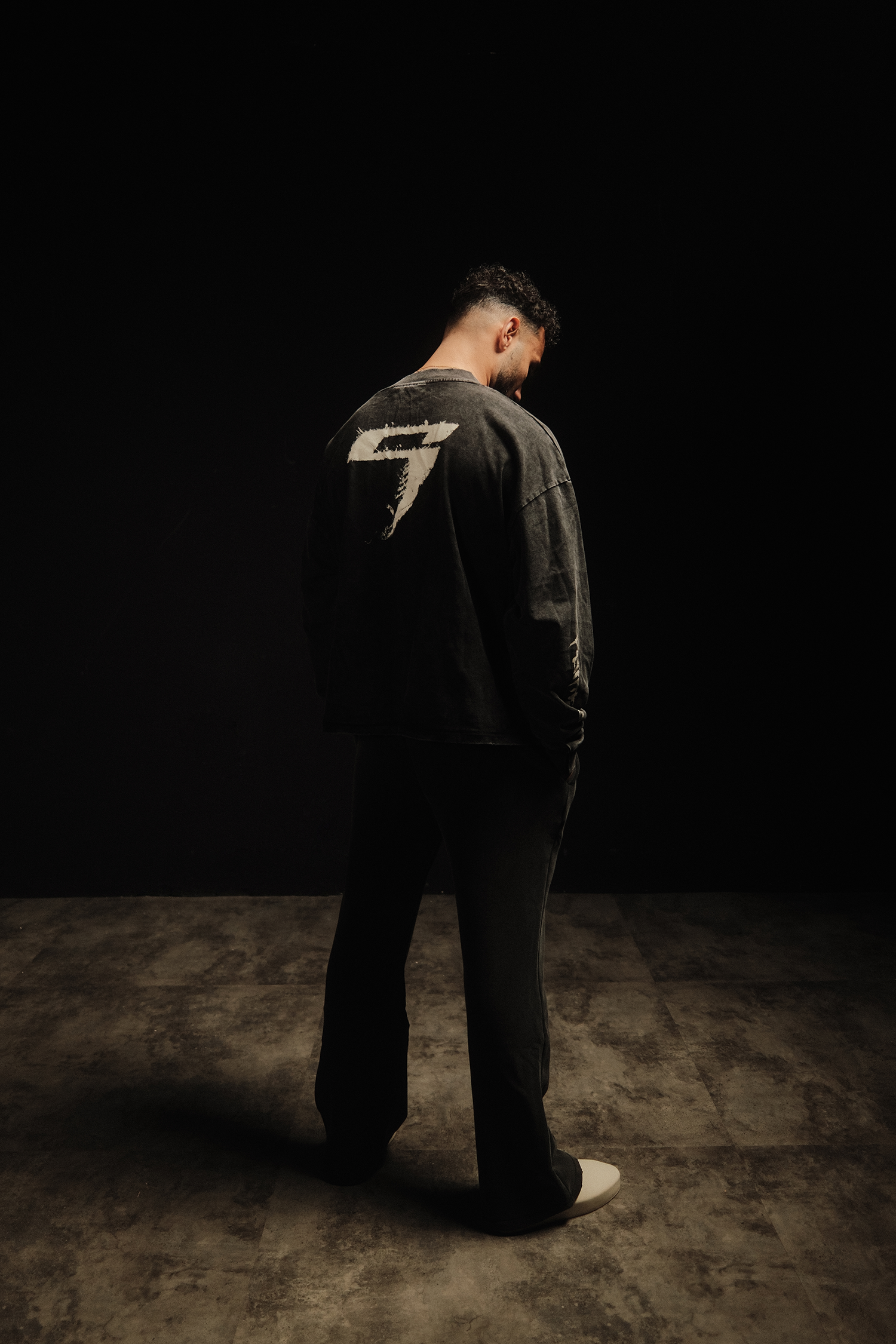 VINTAGE BLACK LONGSLEEVE