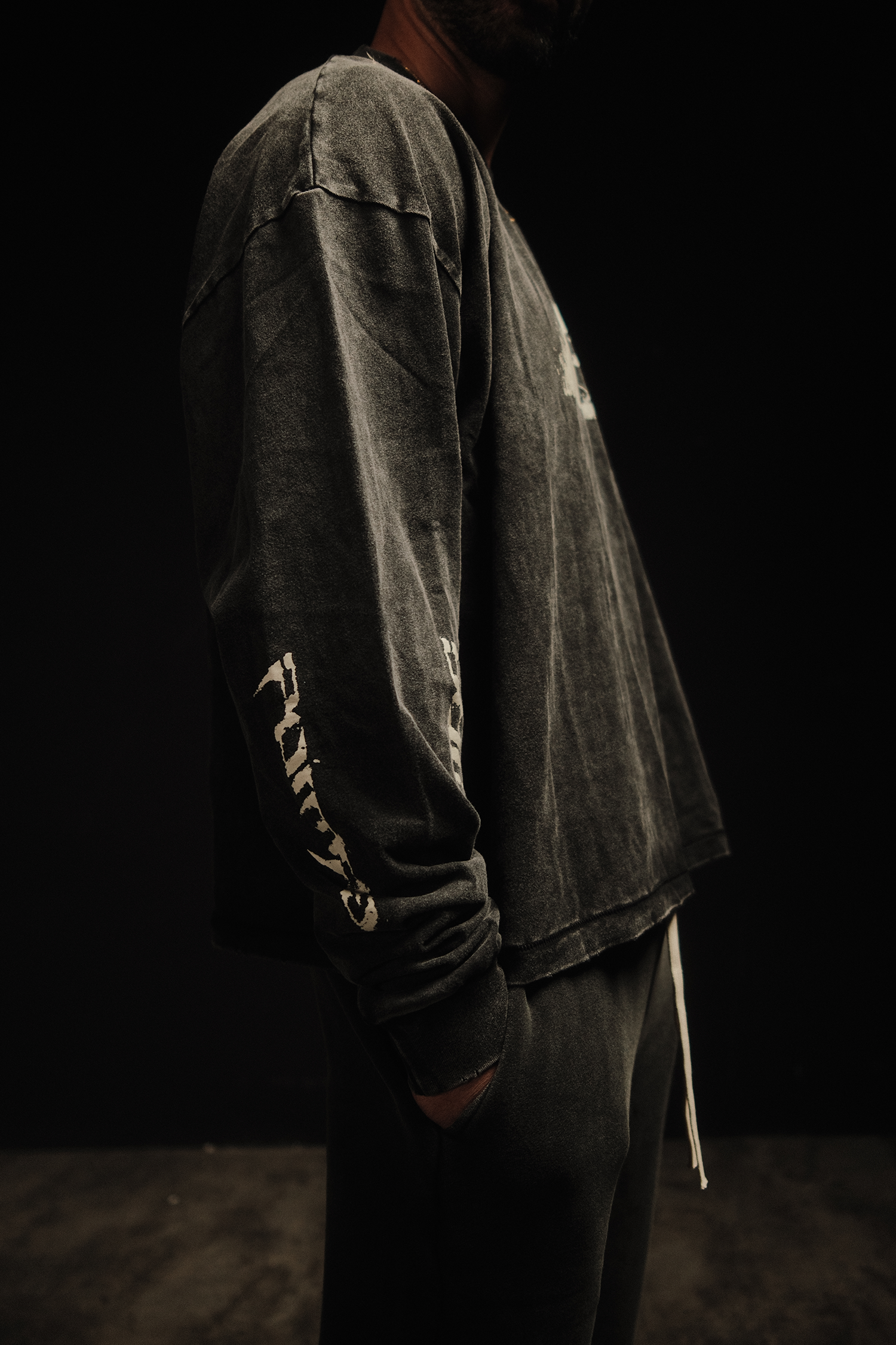 VINTAGE BLACK LONGSLEEVE